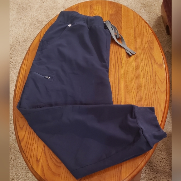 Figs navy blue scrubs set, size XXL - Picture 6 of 8